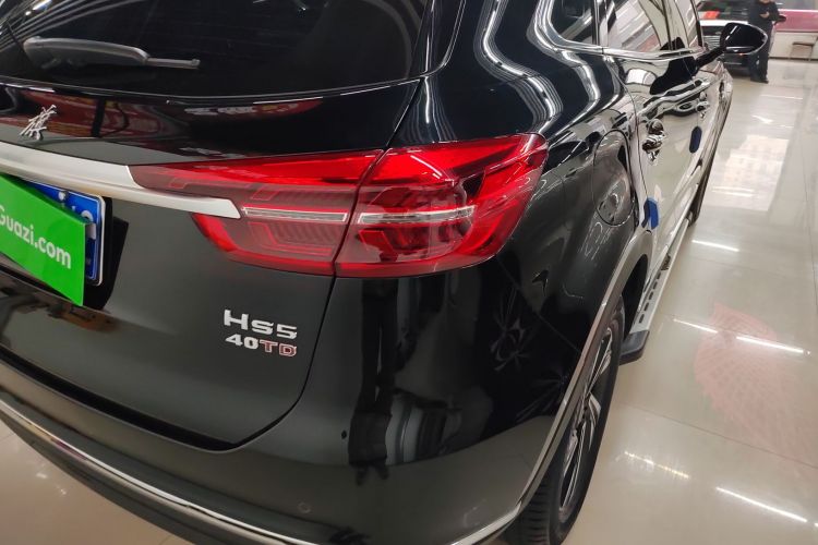 红旗HS5 2022款 改款 2.0T 智联旗享版车身外观9