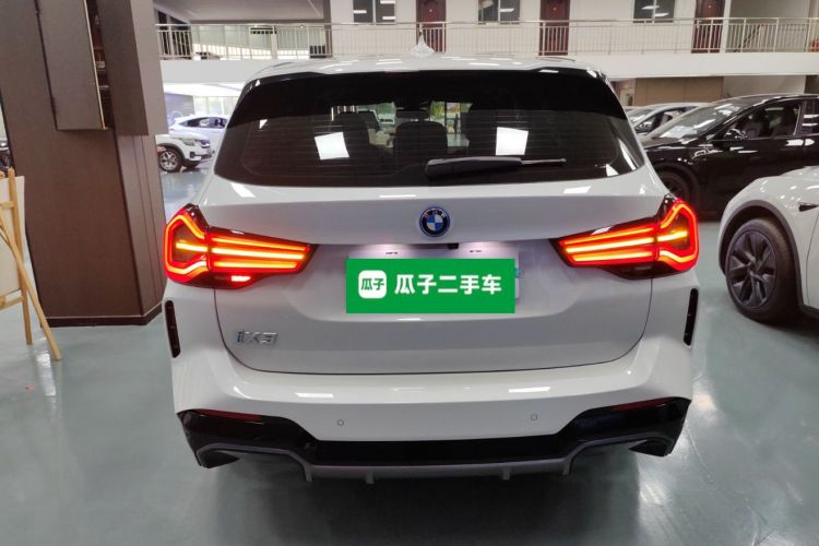 宝马iX3 2024款 领先型车身外观6