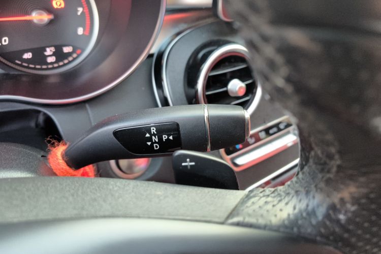 奔驰C级 2017款 改款 C 200 L 运动版中控内饰18