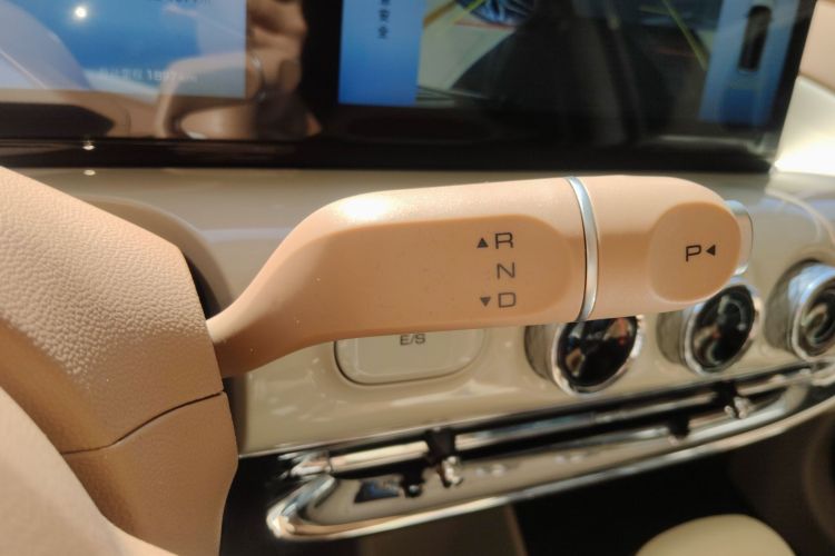 五菱汽车 五菱缤果 2025款 333km 灵犀互联款中控内饰18