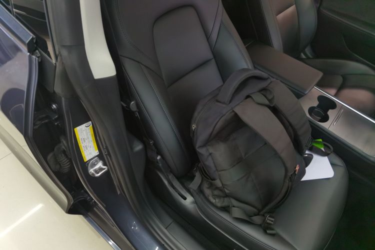 特斯拉 Model 3 2021款 标准续航后驱升级版局部细节41