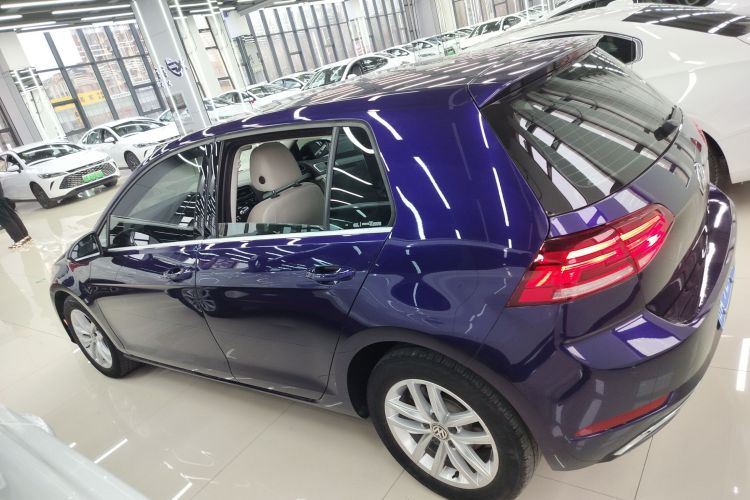 大众 高尔夫 2018款 180TSI 自动舒适型车身外观4