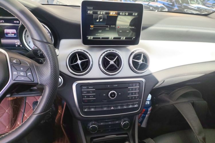 奔驰GLA 2016款 GLA 220 4MATIC 时尚型局部细节16