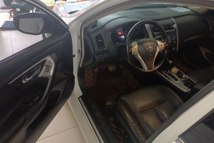 日产 天籁 2013款 2.0L XL舒适版中控内饰7003