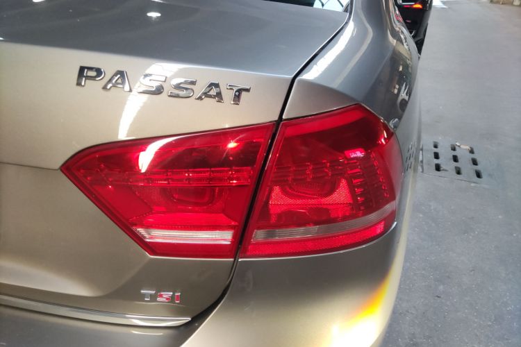 大众 帕萨特 2015款 1.8TSI DSG御尊版车身外观9