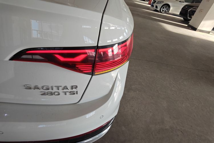 大众 速腾 2023款 280TSI DSG超越Lite版车身外观9