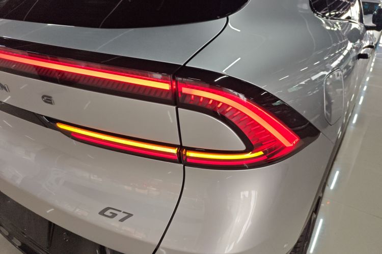 小鹏G7 2025款 702 超长续航 Max车身外观9