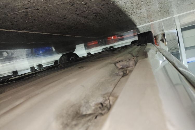 奔驰E级 2017款 E 320 L 运动型 4MATIC局部细节9002