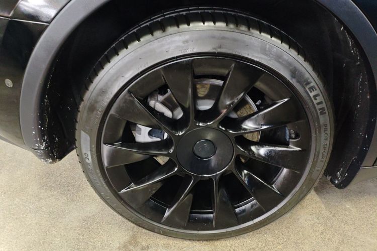 特斯拉 Model Y 2021款 长续航全轮驱动版车身外观6008