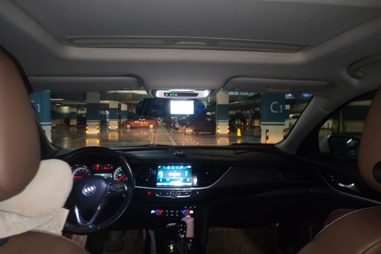 别克 君威 2019款 20T 精英型 国VI中控内饰22