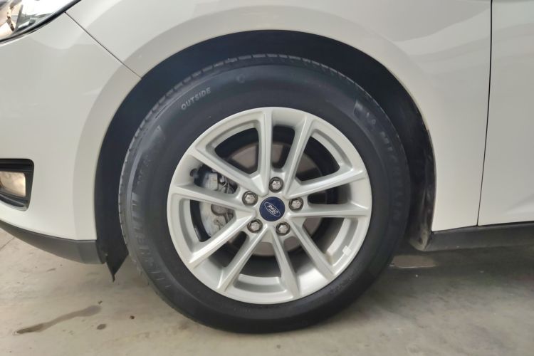 福特 福克斯 2018款 两厢经典 EcoBoost 180 自动精英型车身外观6007