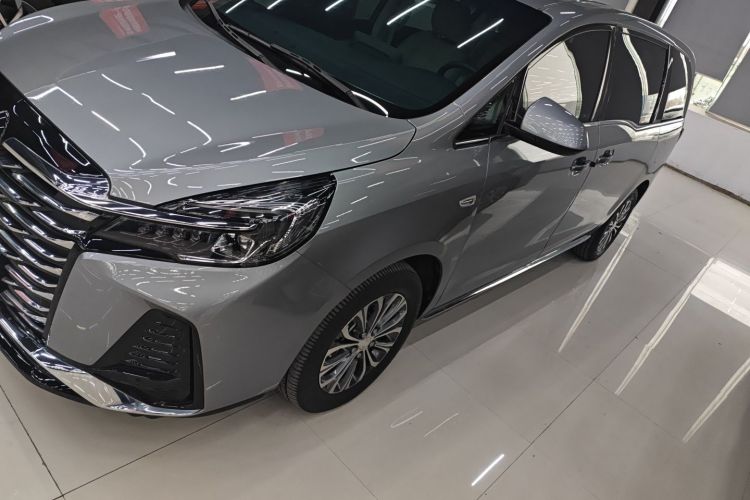 别克GL8 2023款 陆上公务舱 智享型车身外观6003