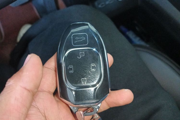 广汽传祺 传祺M8 2023款 宗师系列 400T 旗舰版中控内饰7001