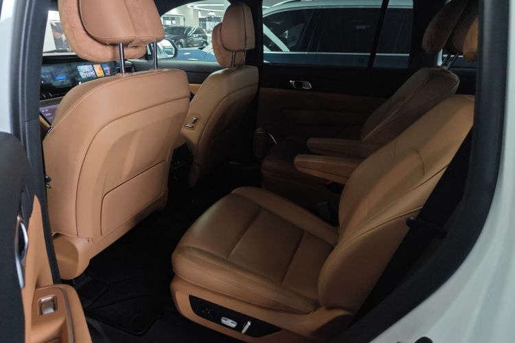 理想汽车 理想ONE 2021款 增程6座版中控内饰21