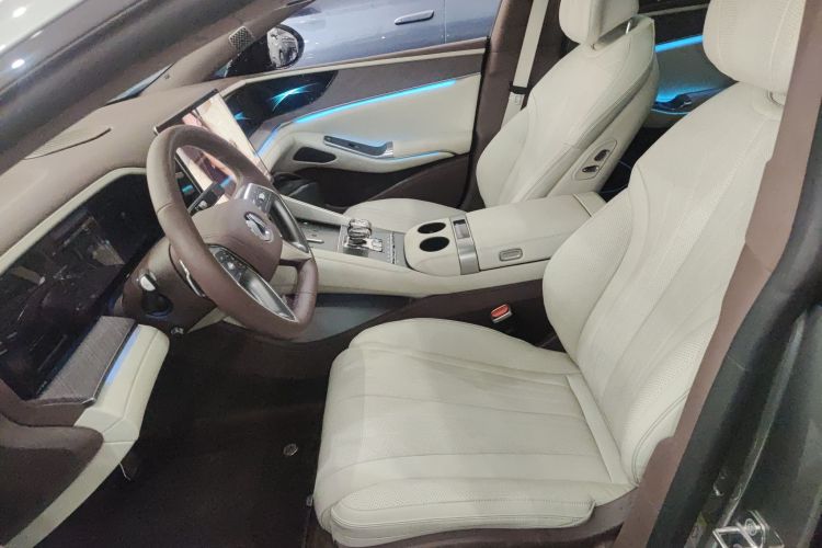 腾势Z9GT 2024款 1100四驱Ultra版中控内饰19