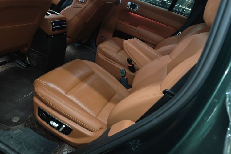 理想汽车 理想L9 2022款 Max中控内饰21