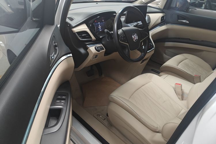 别克GL8 2023款 改款 陆上公务舱 豪华型中控内饰7003