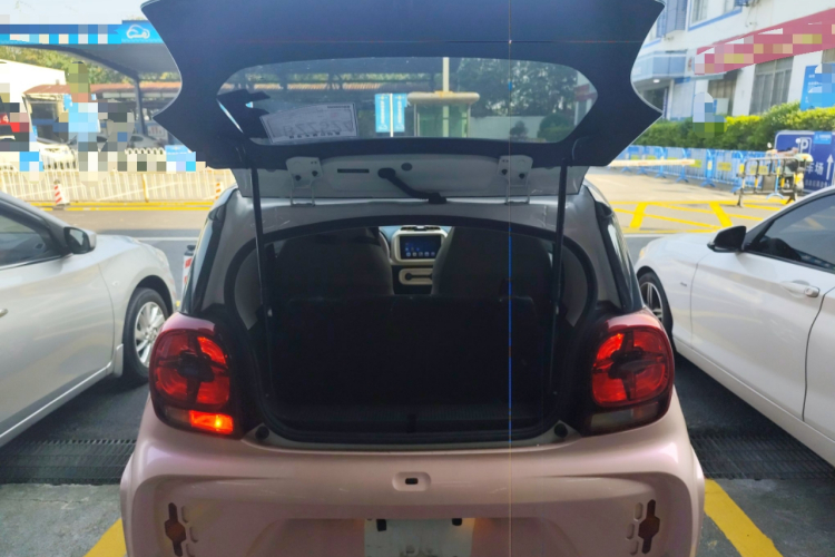 荣威 科莱威CLEVER 2022款 311km元气啵啵版机舱底盘23