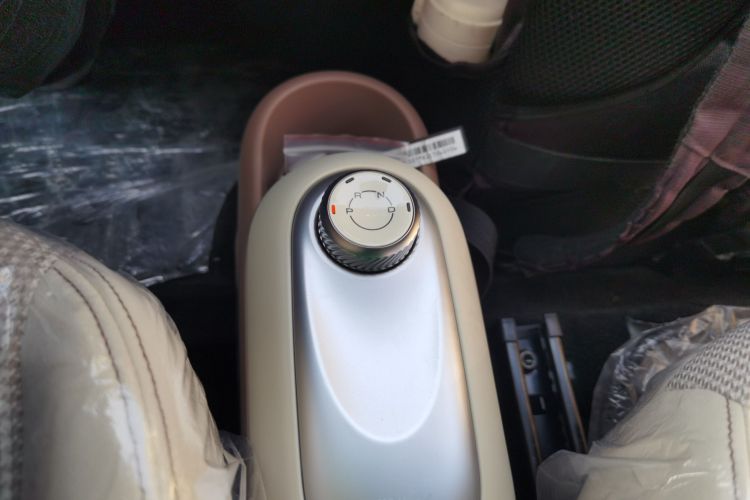 五菱汽车 宏光MINIEV 2025款 四门版 臻享+款中控内饰18