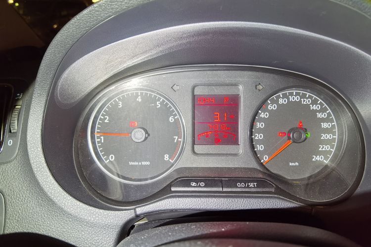 大众 Polo 2013款 1.4L 自动舒适版中控内饰15