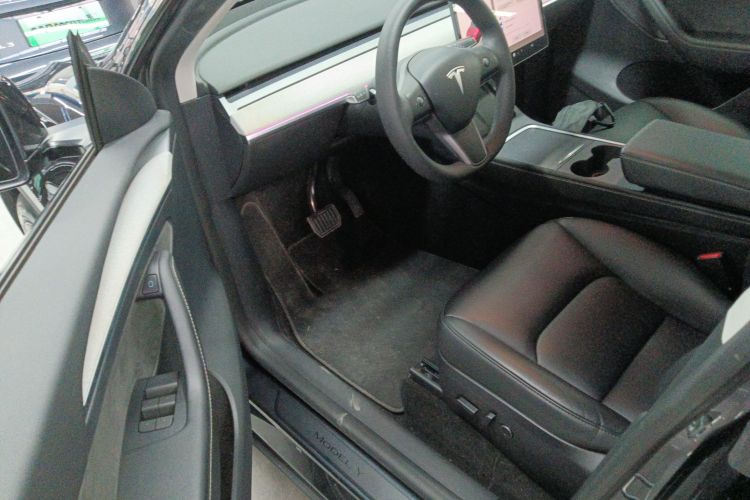 特斯拉 Model Y 2024款 后轮驱动版中控内饰20