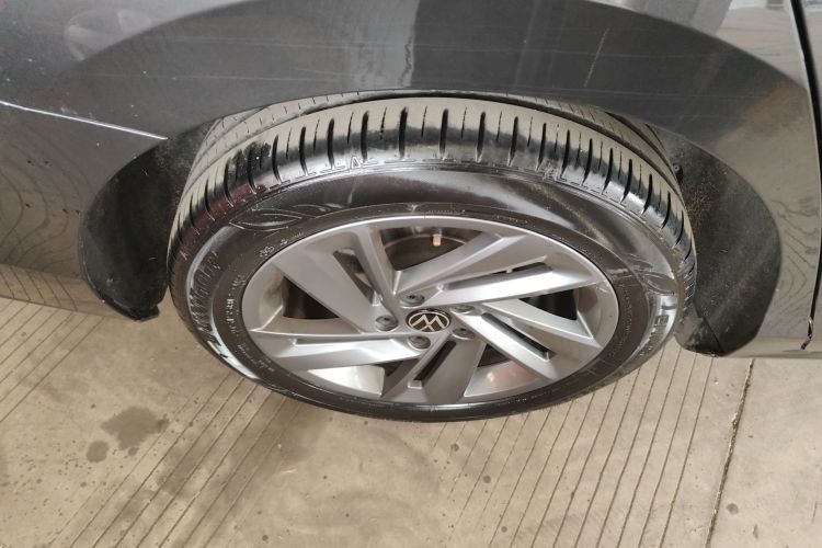 大众 2024款 凌渡L 200TSI DSG潮辣版车身外观6008