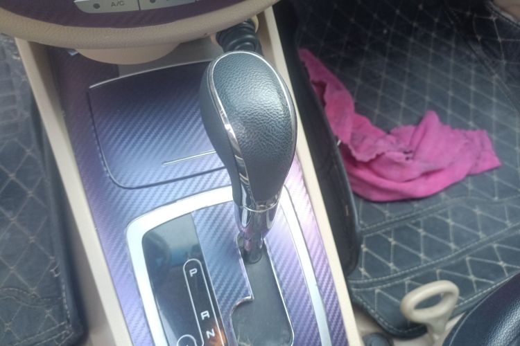 别克 凯越 2013款 1.5L 自动经典型中控内饰18