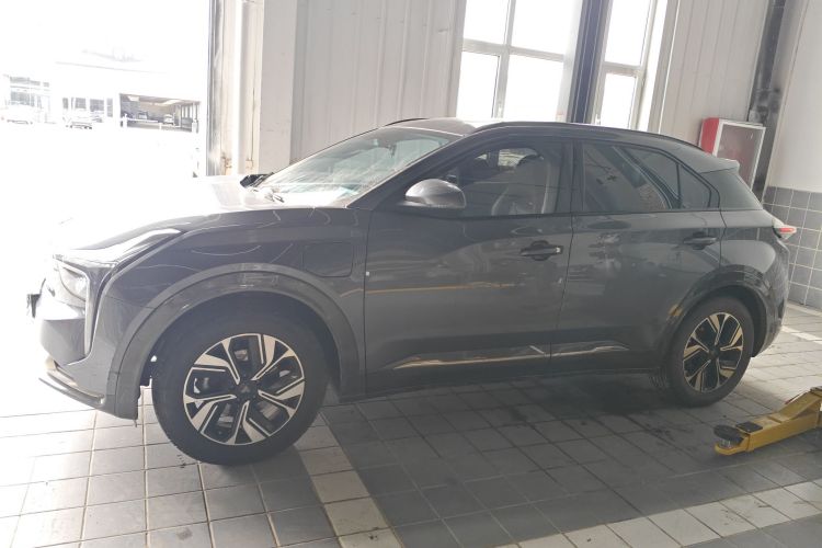 哪吒汽车 2022款 哪吒U-Ⅱ 610 三元锂车身外观6003