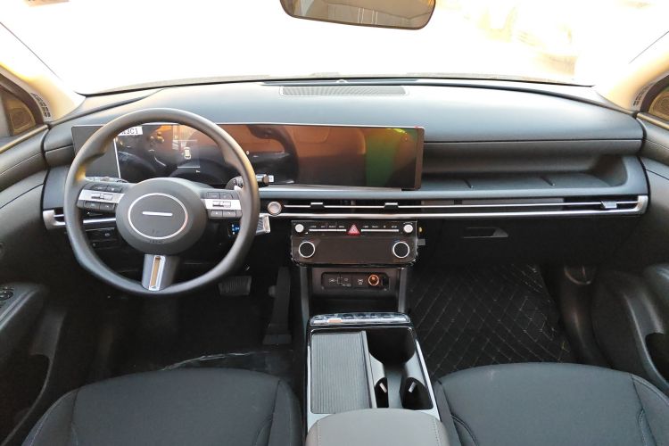 现代 2025款 途胜L 1.5T 精英版中控内饰12