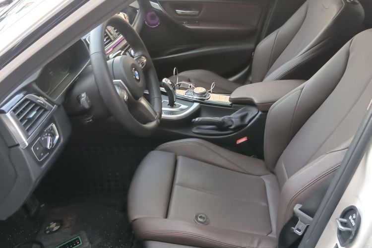 宝马3系 2019款 320Li M豪华套装局部细节19