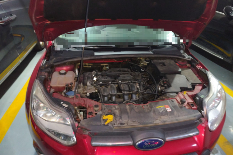 福特 福克斯 2012款 两厢 1.6L 自动风尚型局部细节9006