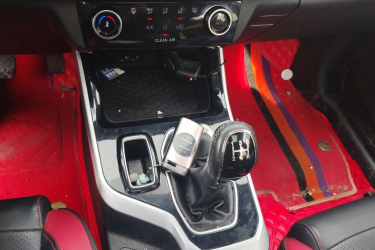 奇瑞 瑞虎5x 2022款 超级英雄版 1.5L 手动时尚型中控内饰18