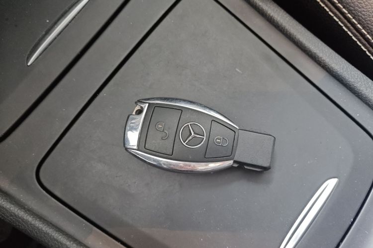 奔驰GLA 2016款 GLA 200 动感型中控内饰11