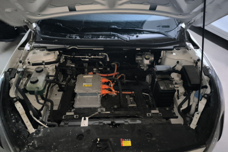 五菱汽车 五菱E5 2024款 410km 标准版机舱底盘24