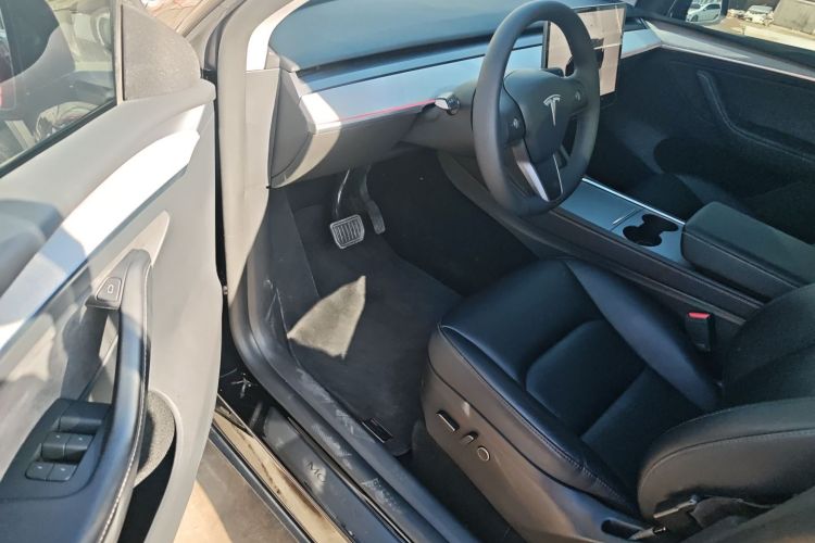 特斯拉 Model Y 2023款 长续航全轮驱动版中控内饰20