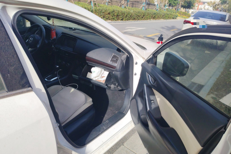 马自达 阿特兹 2014款 2.0L 蓝天豪华版局部细节9005