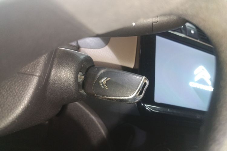 雪铁龙C4L 2019款 230THP 自动领先型中控内饰11