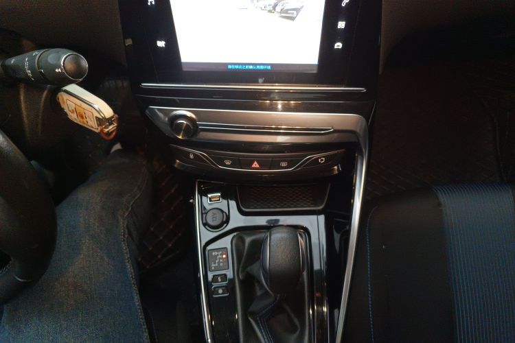 标致308 2019款 230THP 自动豪华版 国V中控内饰18