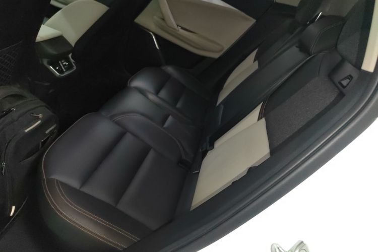 领克06 EM-P 2022款 PHEV 84KM续航版 Pro中控内饰7004