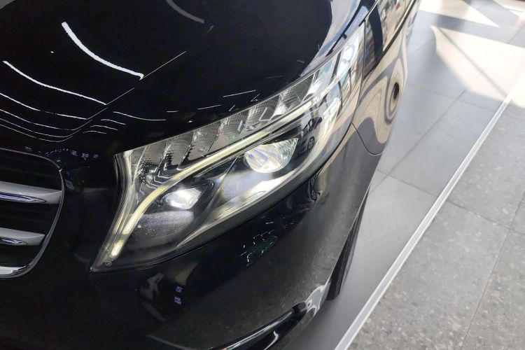 奔驰V级 2018款 V 260 L 尊贵加长版 国VI局部细节36