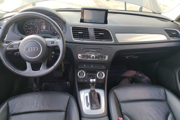 奥迪Q3 2013款 35 TFSI quattro 技术型中控内饰16