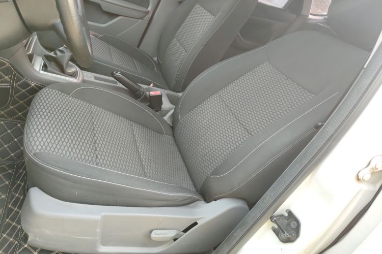 福特 福克斯 2013款 两厢经典 1.8L 手动基本型局部细节19