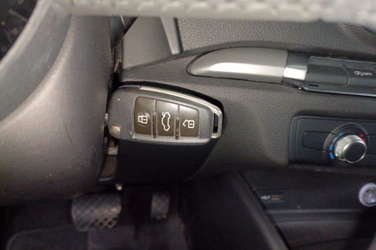 奥迪A3 2017款 Sportback 35 TFSI 进取型中控内饰7001