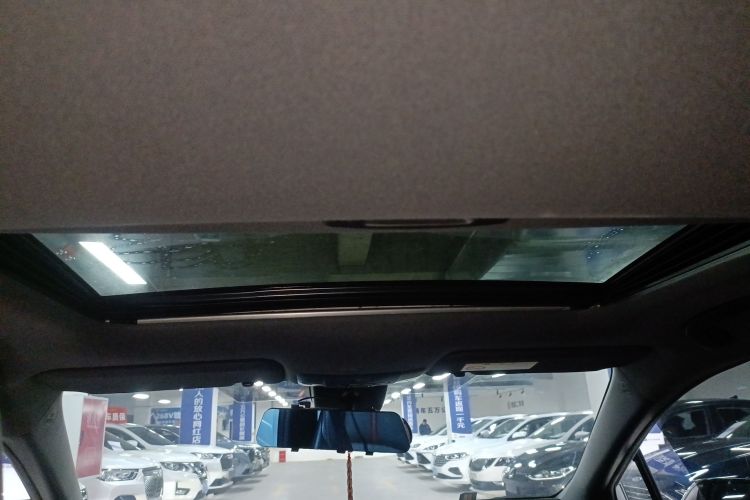 丰田 雷凌 2022款 双擎 1.8H E-CVT运动版中控内饰22