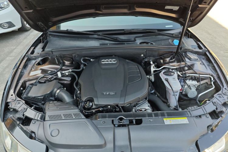 奥迪A5 2014款 Coupe 45 TFSI机舱底盘24