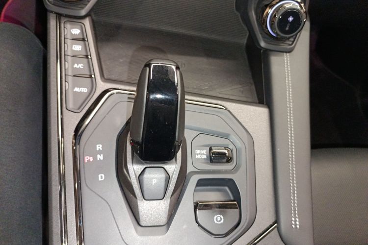 领克01 2021款 2.0TD 四驱暗夜版局部细节18