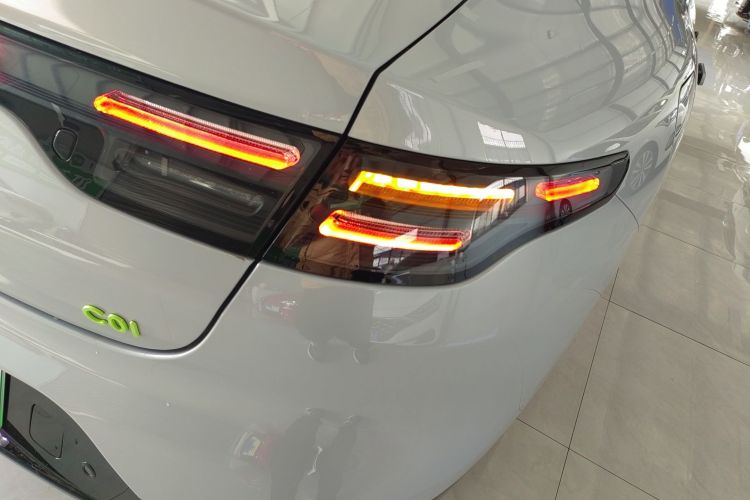 零跑汽车 零跑C01 2023款 630四驱性能版车身外观9