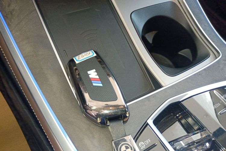 宝马X5 2023款 xDrive 30Li 尊享型M运动套装中控内饰11