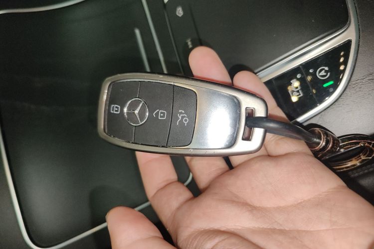 奔驰C级 2020款 改款 C 260 L 运动版中控内饰7001