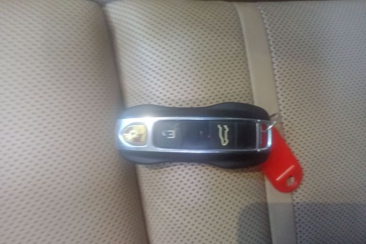 保时捷 Cayenne新能源 2019款 Cayenne E-Hybrid 2.0T中控内饰11